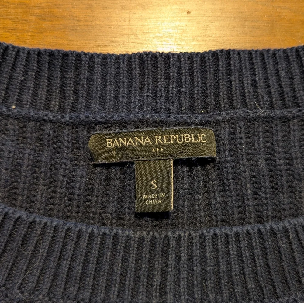 🌼 Banana Republic - Blue & White Striped Sweater - Picture 4 of 5
